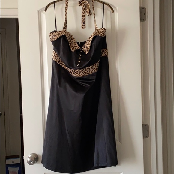 Torrid retro chic black satin leopard halter dress - Picture 3 of 4